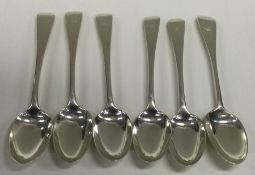 A matched set of six Old English pattern silver teaspoons. London. Approx. 130 grams.