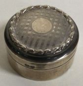 A silver box with lift-off lid. Birmingham 1901. By Henry Williamson Ltd. Approx. 19 grams.