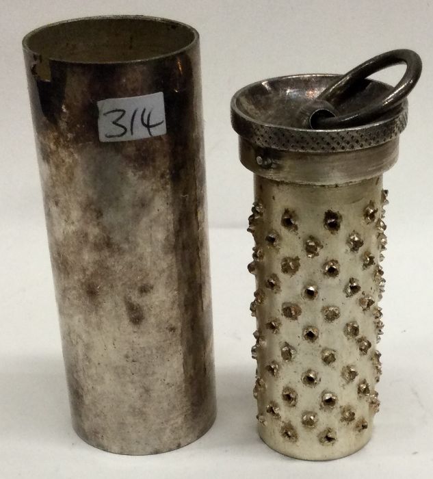 A silver kitchen nutmeg grater in case. Approx. 185 grams. Est. £50 - £80. - Image 2 of 2