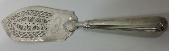 A Georgian silver pierced fish slice. London. By Robert Hennell. Approx. 142 grams. Est £100 - £150