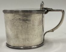 A George III silver mustard pot. London 1820. Approx. 89 grams.