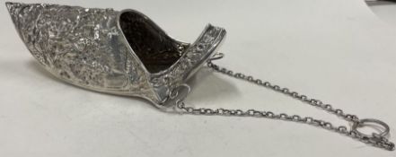 OF EQUESTRIAN INTEREST: A large and rare silver shoe. Chester 1902.