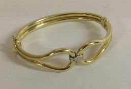 A good quality two colour 14 carat gold bracelet.