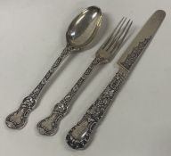 A fine silver christening set with vine pattern. London 1864. By Francis Higgins.