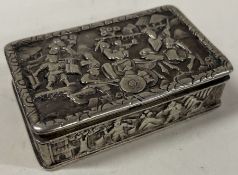 A rare Chinese chased silver snuff box with hunting scene. Picture marks on rim of lid. By Yatshing.