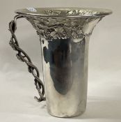 A fine and large William IV silver cup with vine pattern. London 1837. By Charles Gordon.