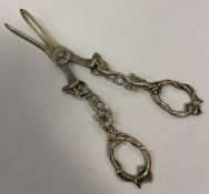 A fine Victorian silver gilt pair of grape scissors. Birmingham c1840. By Yapp & Woodward.