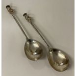 A heavy pair of Victorian silver apostle spoons. London 1899. By Josiah Williams & Co.