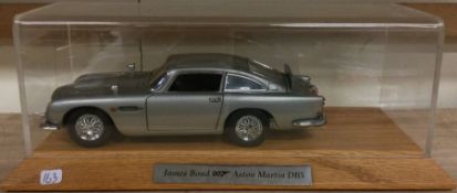JAMES BOND: An Aston Martin DB5 model car in presentation case.