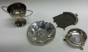 A silver mounted salt etc. Approx. 122 grams. Est. £40 - £60.