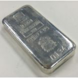 STUNT & CO: A fine 999 1 kilo silver bar. Approx. 1004 grams.