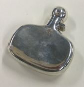 A silver scent flask. Birmingham 1926. By William Neale. Approx. 33 grams.