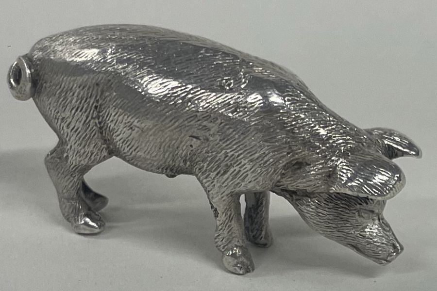 An early 20th Century English silver figure of a pig. Approx. 30 grams. - Image 2 of 2