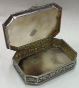 An early 19th Century Chinese export silver and agate snuff box. Circa 1830.