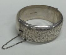 A silver bracelet. Approx. 35 grams.