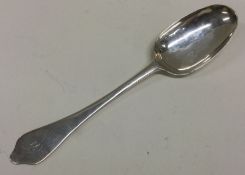 A 17th Century Queen Anne silver dog nose spoon. London 1697. By Isaac Davenport.