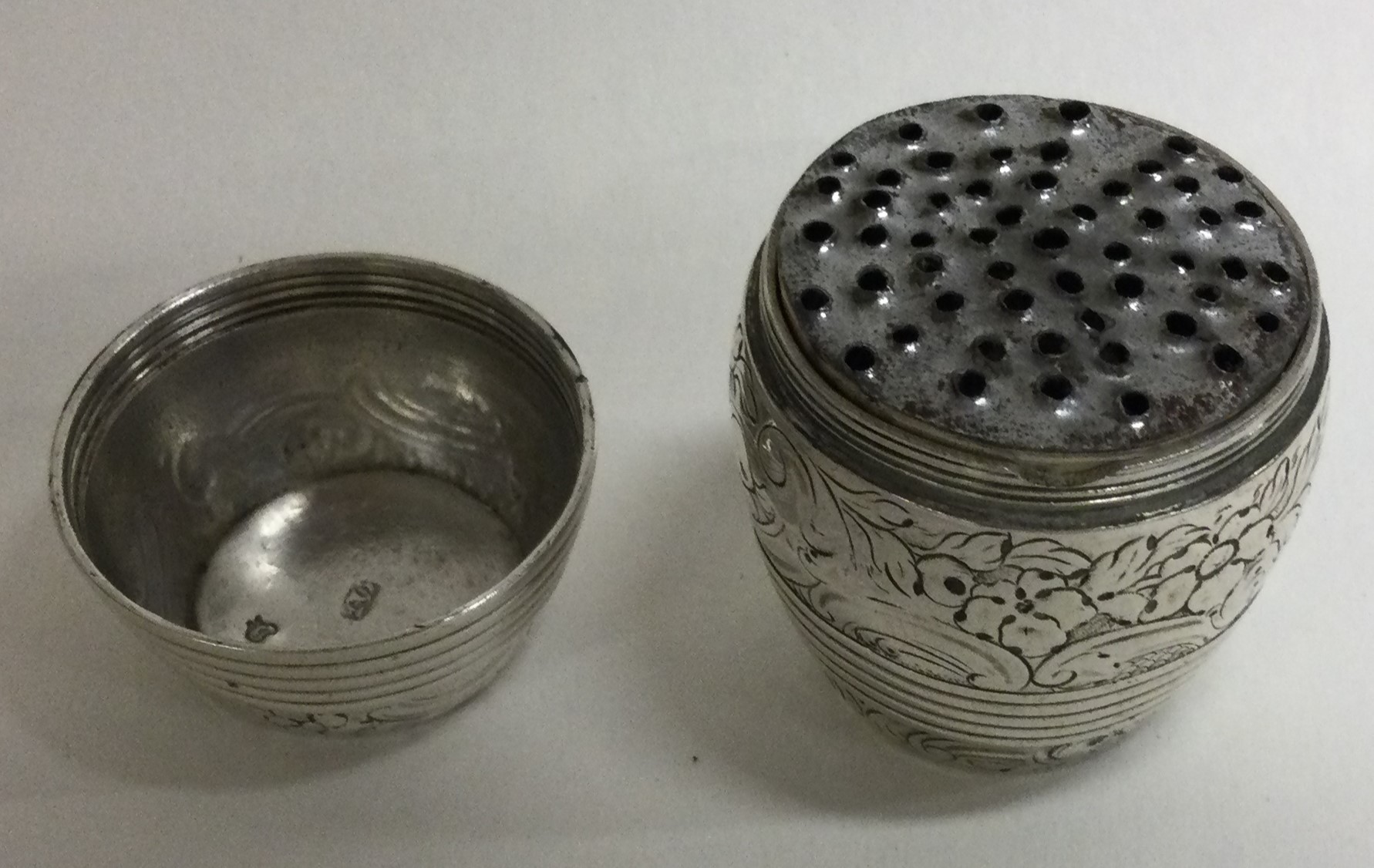 An 18th Century silver nutmeg grater. Circa 1780. Marked to interior. - Image 3 of 3