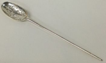 An early 17th Century Queen Anne silver rat tail mote spoon.