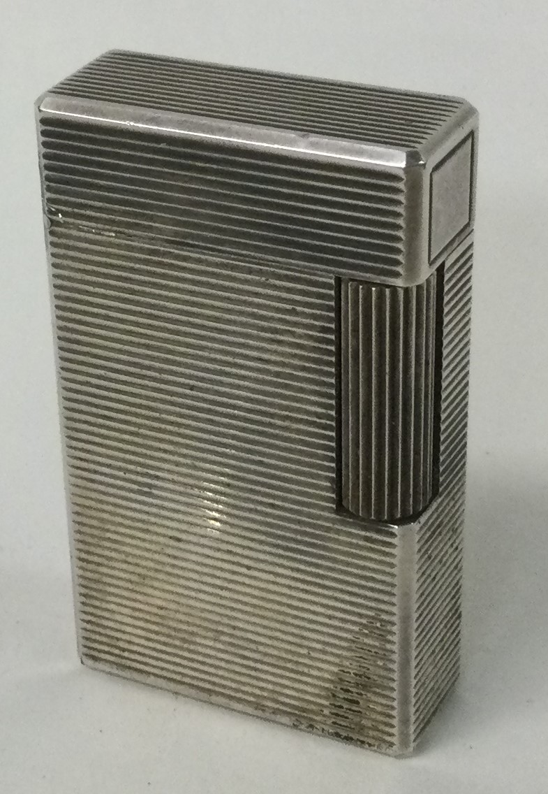 DUPONT: A good reeded lighter of typical form.