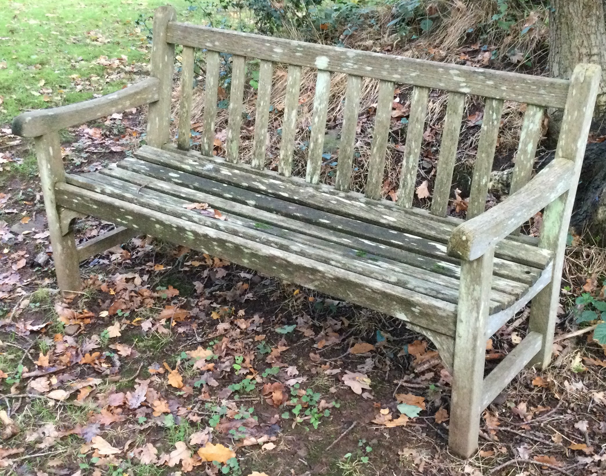 A good teak garden bench. - Image 2 of 2