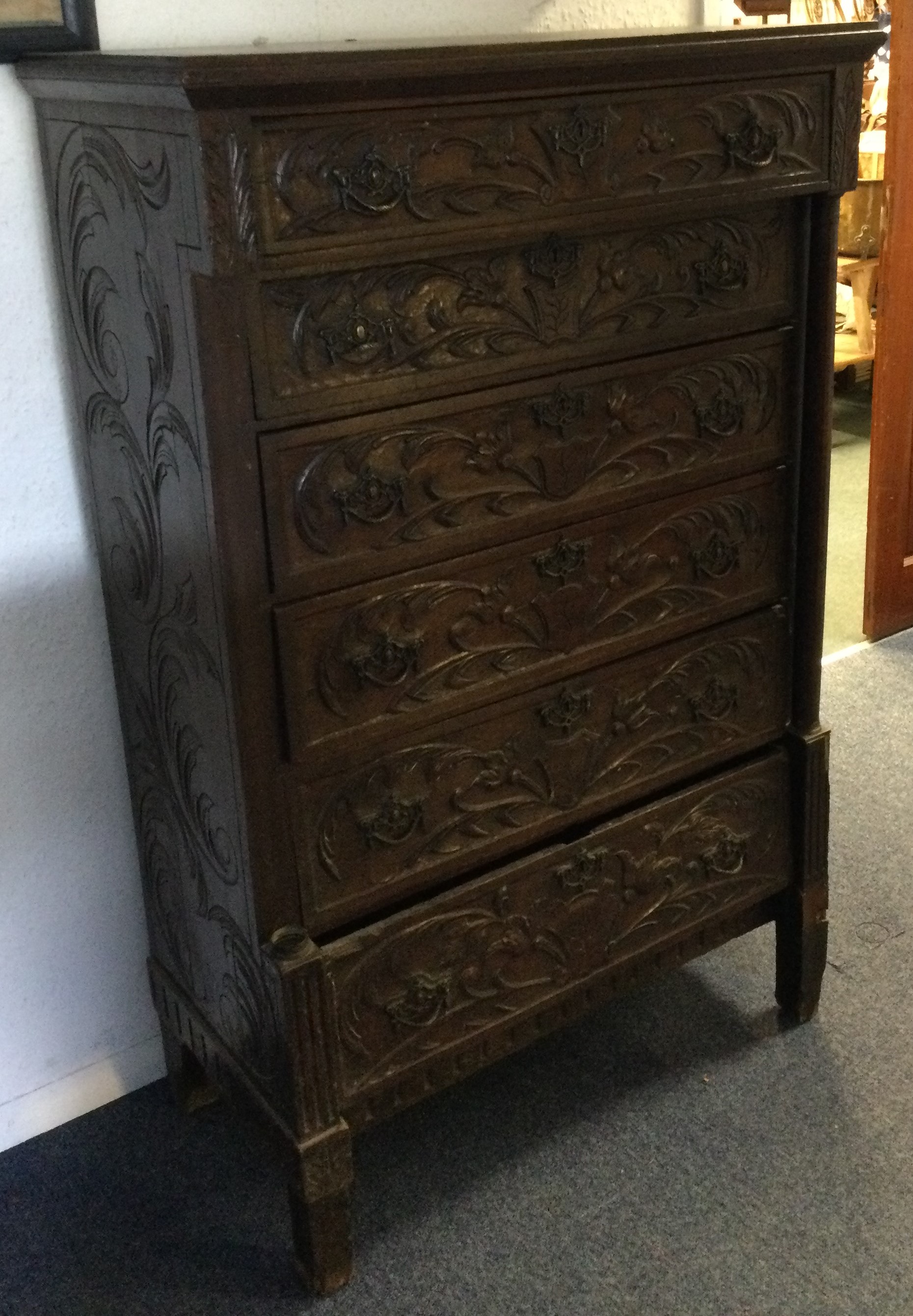 An Antique oak carved six drawer chest. - Image 2 of 4