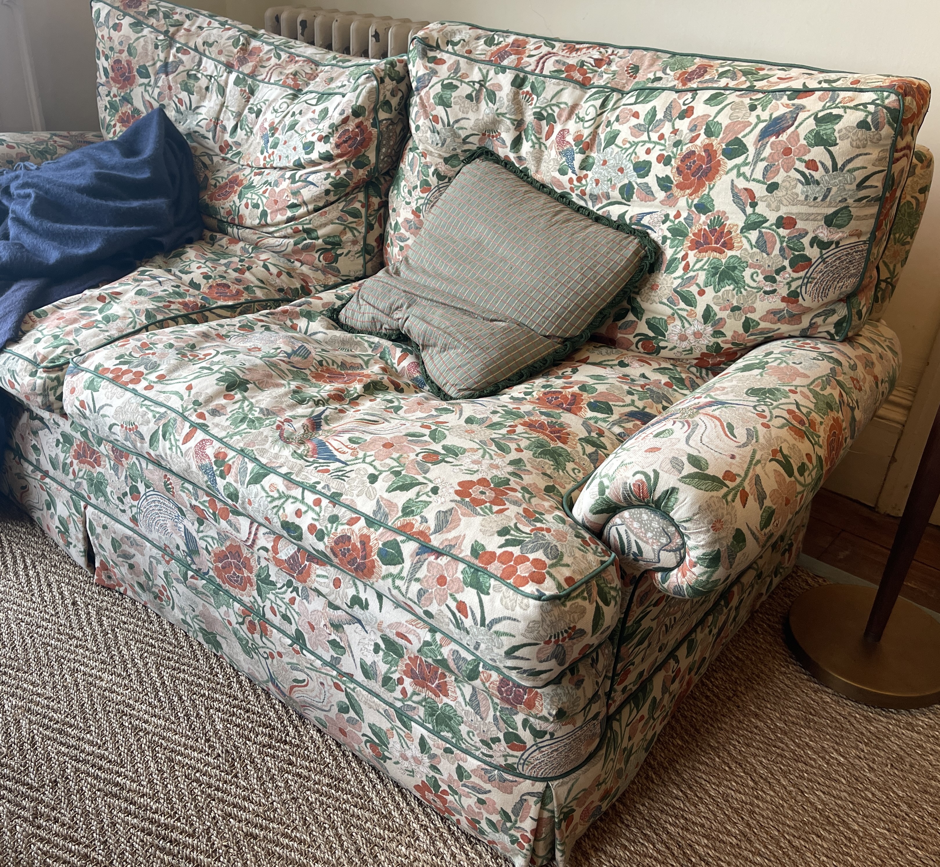 A good pair of upholstered three seater settees. - Image 2 of 2