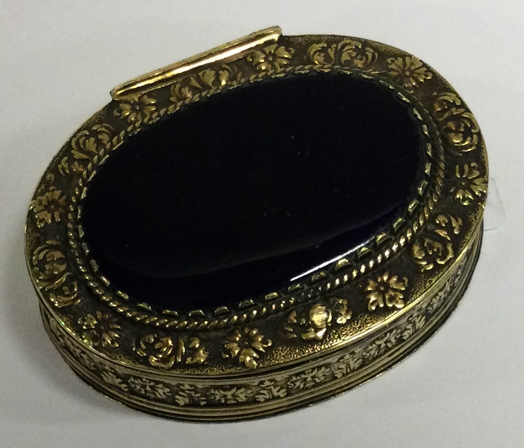 An early 18th Century silver and gem stone snuff box with embossed decoration. - Image 2 of 3