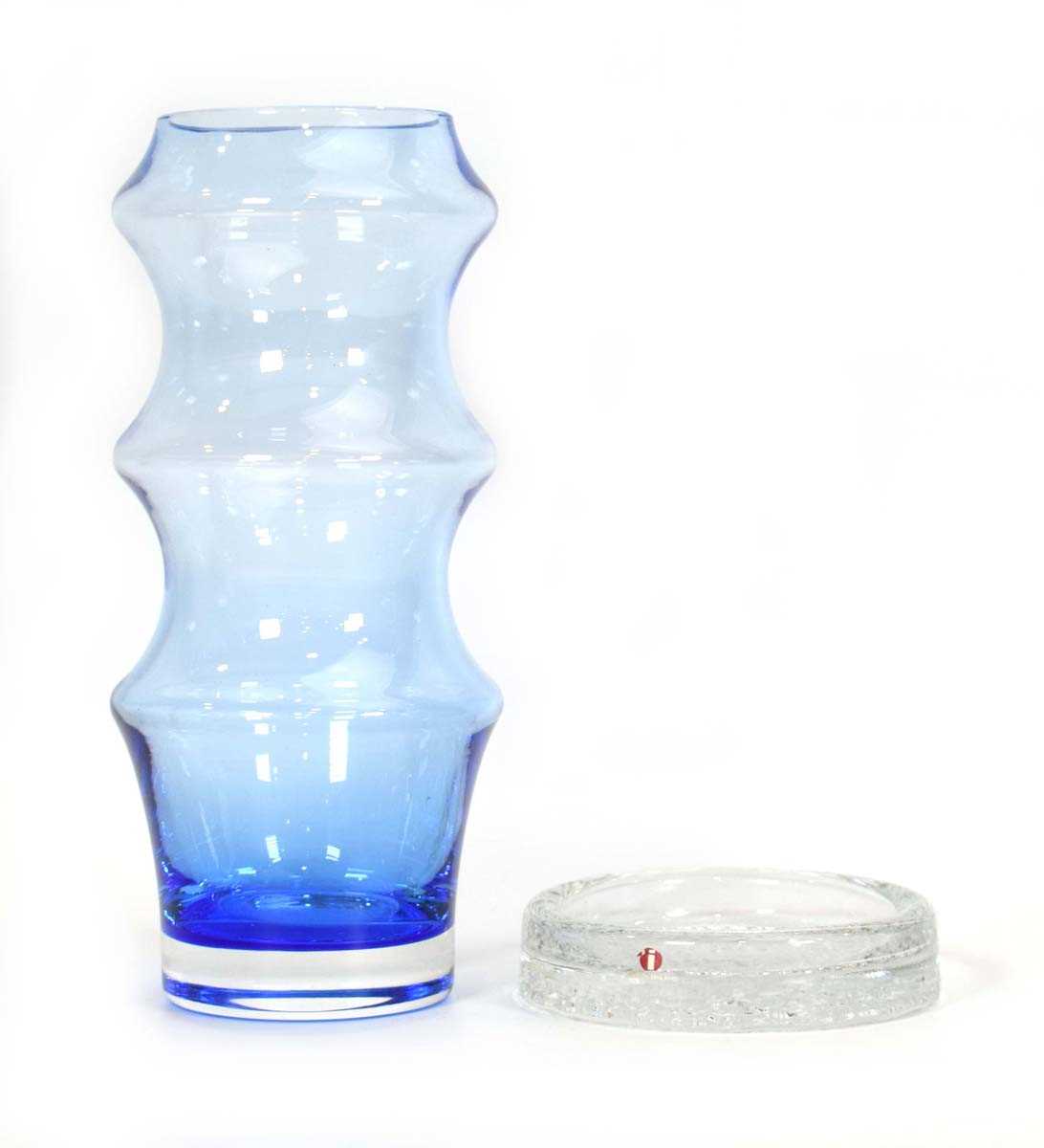 Belinda Hornsey for Dartington, a blue hooped glass vase in the manner of Littala, h. 23 cm,