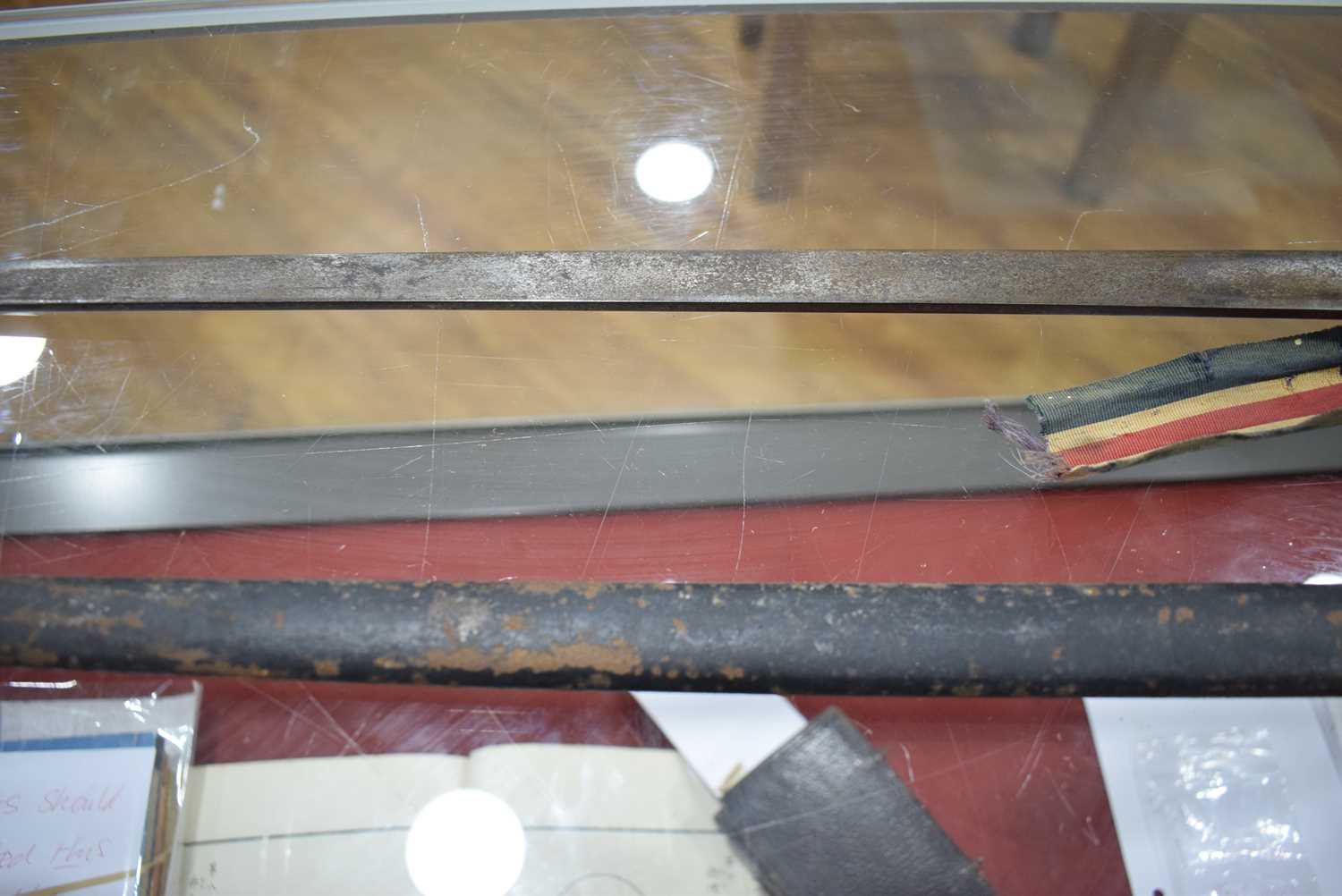 An 1822-pattern cavalry officer's sword and scabbard together with another example (2)Both worn - Bild 6 aus 27
