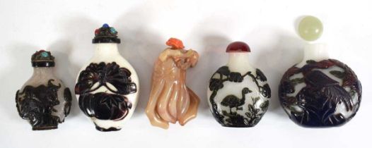 Five Chinese Export snuff bottles, max h. 7.5 cm (5)