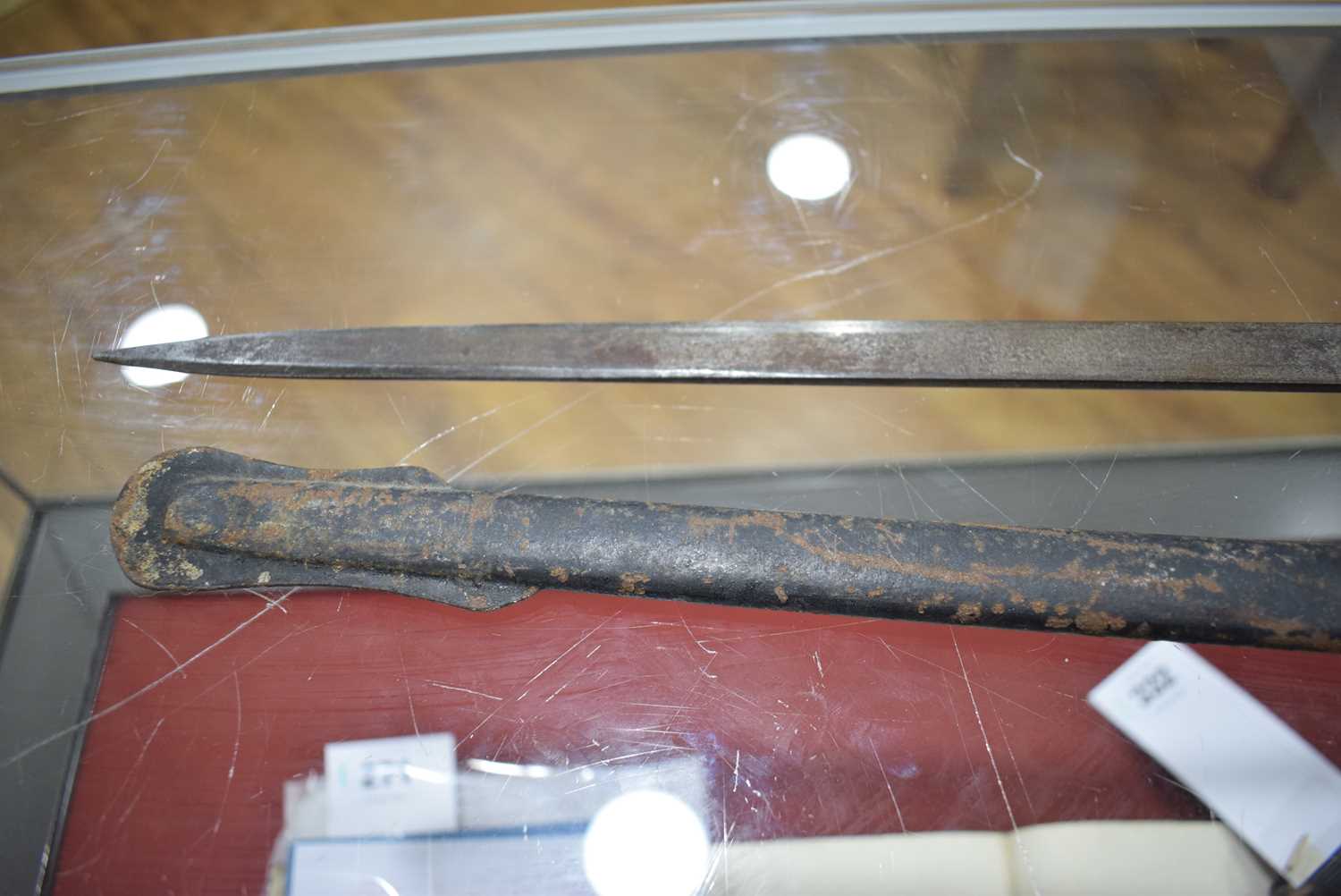 An 1822-pattern cavalry officer's sword and scabbard together with another example (2)Both worn - Bild 7 aus 27