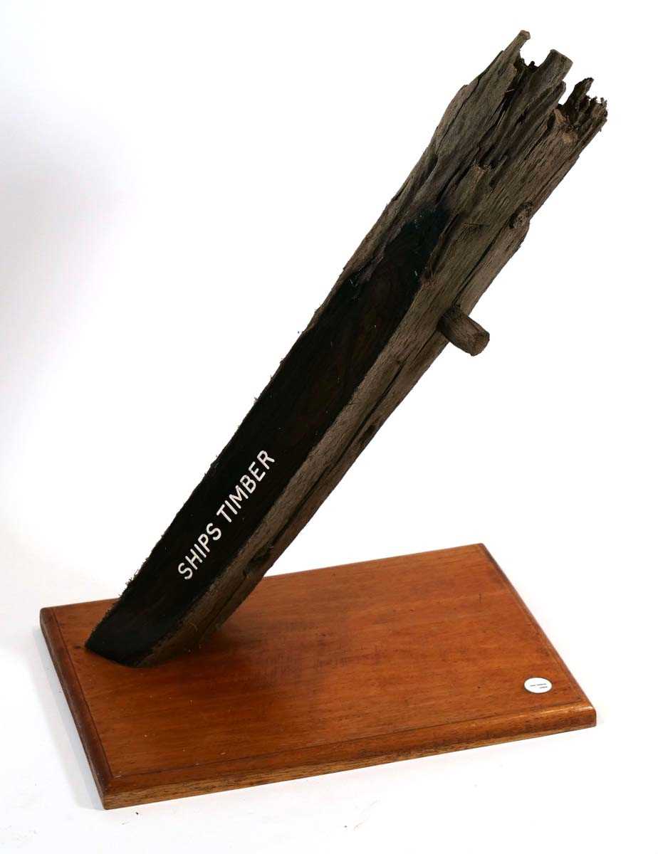 Jack Guthrie, 'Ships Timber', a sculpture on plinth, maker's badge to the base, dated 2004, h. 76 cm - Bild 2 aus 3