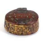 A 19th century primitive horn and walnut snuff box, the base inscribed '1:1 6 833' and with the