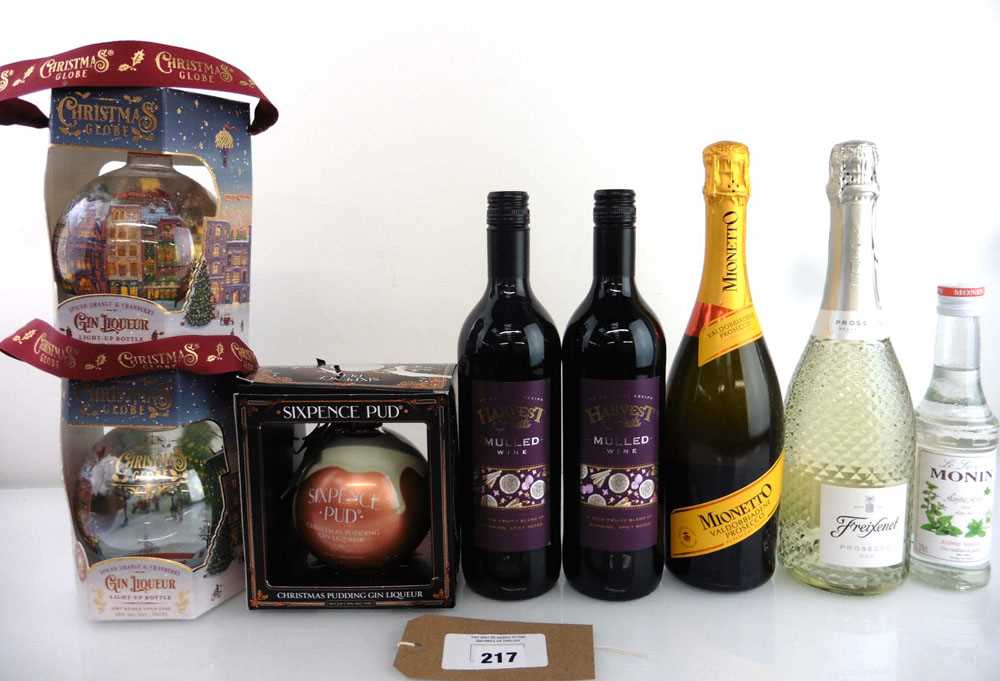 +VAT 8 assorted bottles, 2x Christmas Globe spiced Orange & Cranberry Gin Liqueurs 70cl 20%, 1x