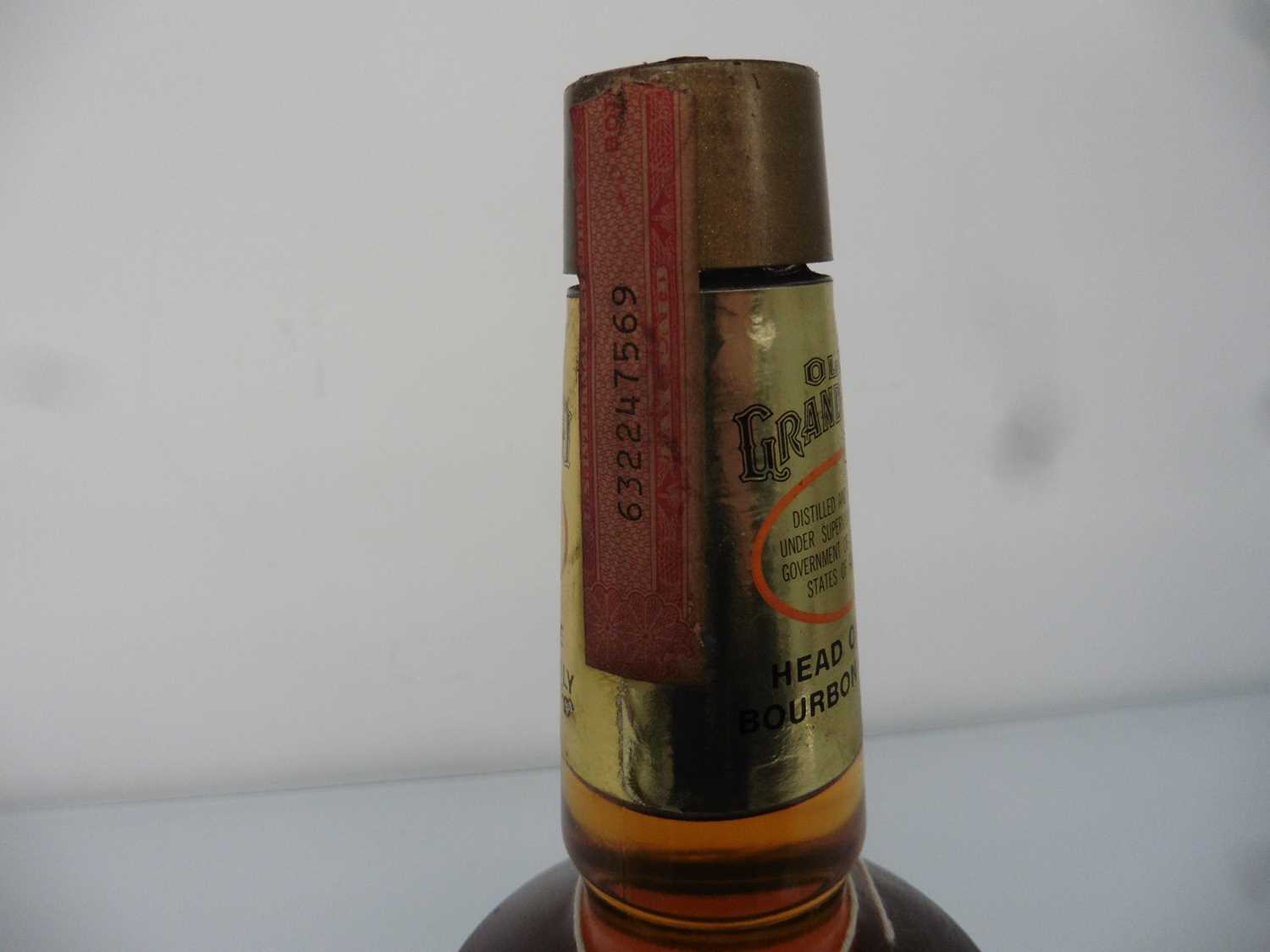 2 old bottles, 1x Old Grandad Kentucky Straight Bourbon Whiskey circa 1970's 26 2/3 fl oz70 - Image 7 of 8