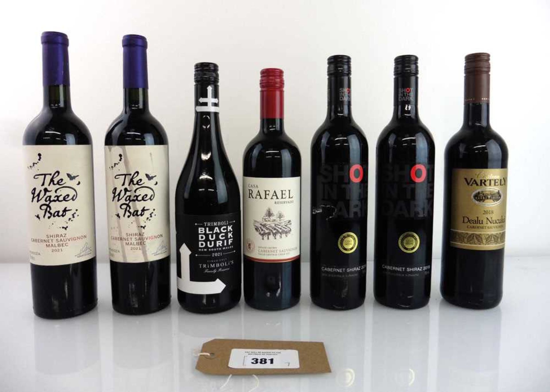 +VAT 7 bottles of Red Wine, 1x Casa Rafael Reservado Cabernet Sauvignon 2021 Chile, 2x Shot In The