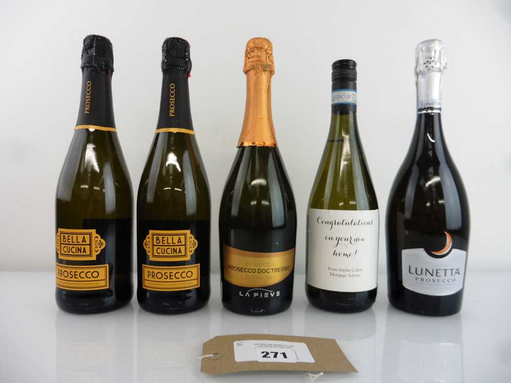 +VAT 5 bottles of Prosecco, 1x Pergolo La Pieve Treviso Extra Dry DOC, 2x Bella Cucina DOC, 1x