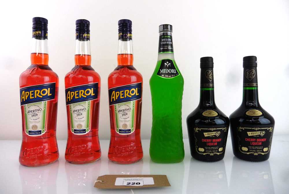 +VAT 6 bottles, 3x Aperol Bitters Aperitivo Italia 11% 70cl, 2x De Kuyper Cherry Brandy Liqueur