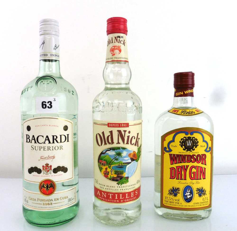 3 bottles, 1x Bacardi Superior Ron Carta Blanca Rum 1 litre 40%, 1x Windsor Dry Gin from France 70cl