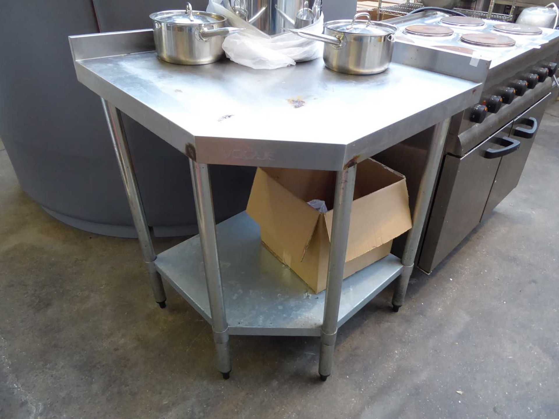 +VAT Stainless steel corner preparation table with shelf under