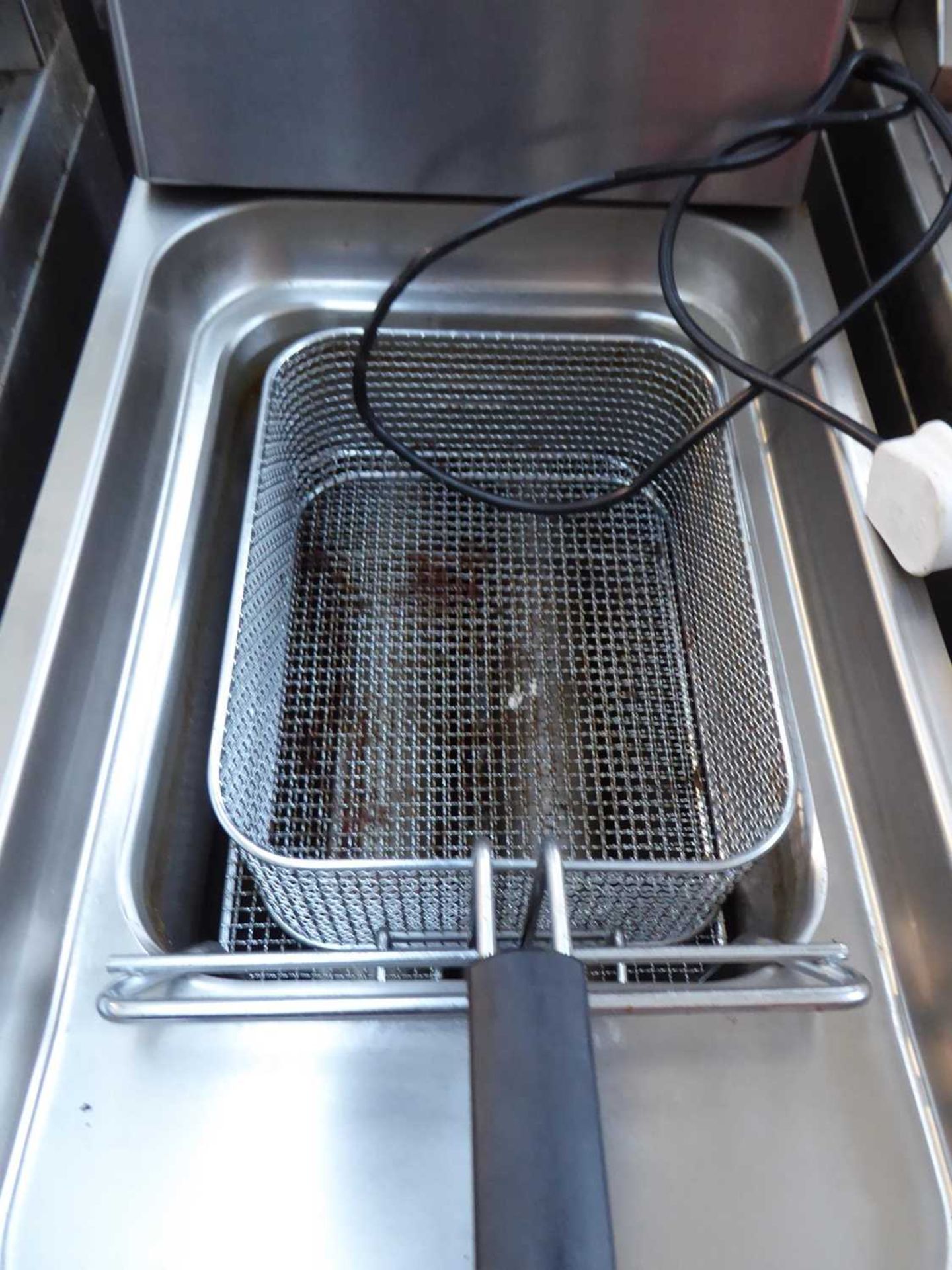 35cm electric Angelo Po single well fryer with basket - Image 2 of 2