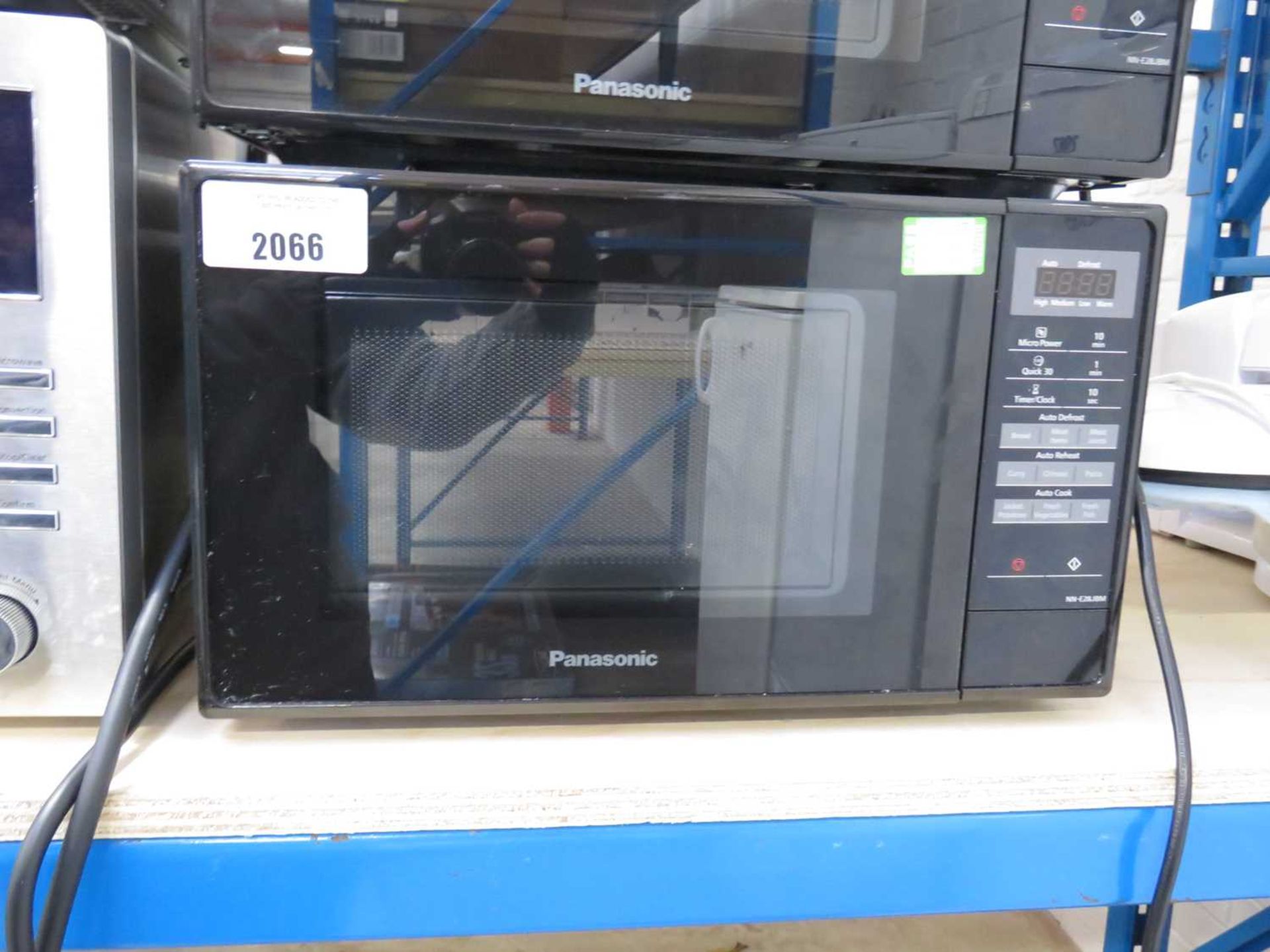 +VAT Panasonic NN E28JBM microwave in black