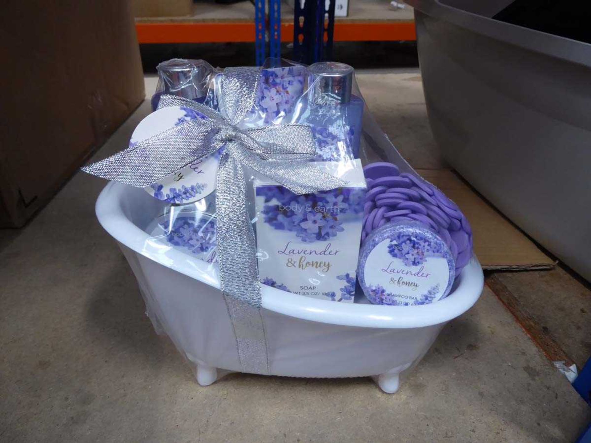 +VAT Box containing five lavender beauty sets - Image 2 of 2