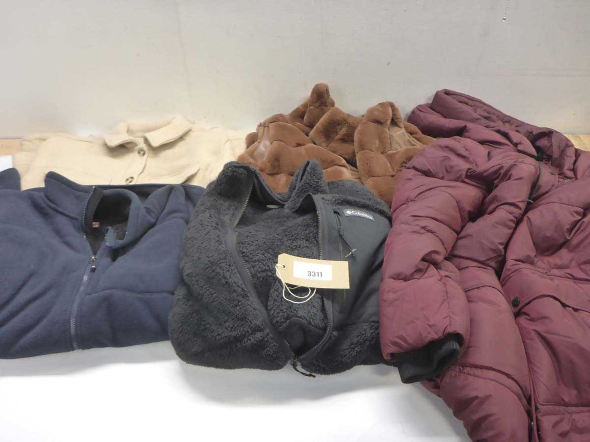 +VAT 5 assorted coats & jackets including Weatherproof, 32 degree heat, Columbia etc