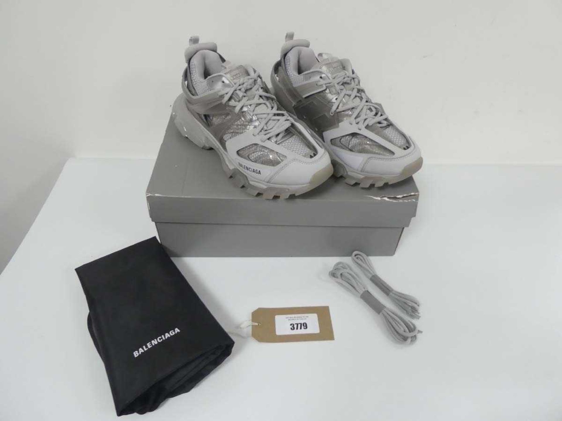 +VAT Balenciaga Track Clearsole Trainer in light grey size 44 with backpack and spare laces (Damaged