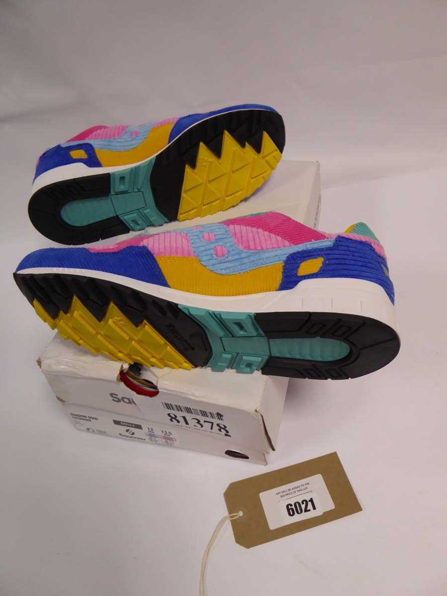 +VAT Boxed pair of Saucony Shadow 5000 patchwork trainers, size 11 (some damage to box) - Image 3 of 3