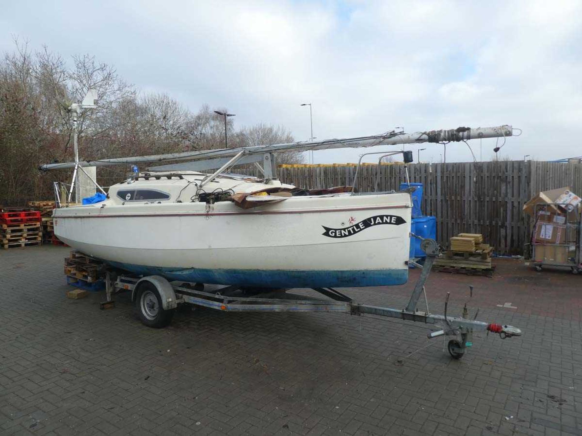 ‘Gentle Jane’ Red Fox 200E trailer sailer yacht, with single axle trailer, length 20ft, beam 8ft - Image 2 of 20