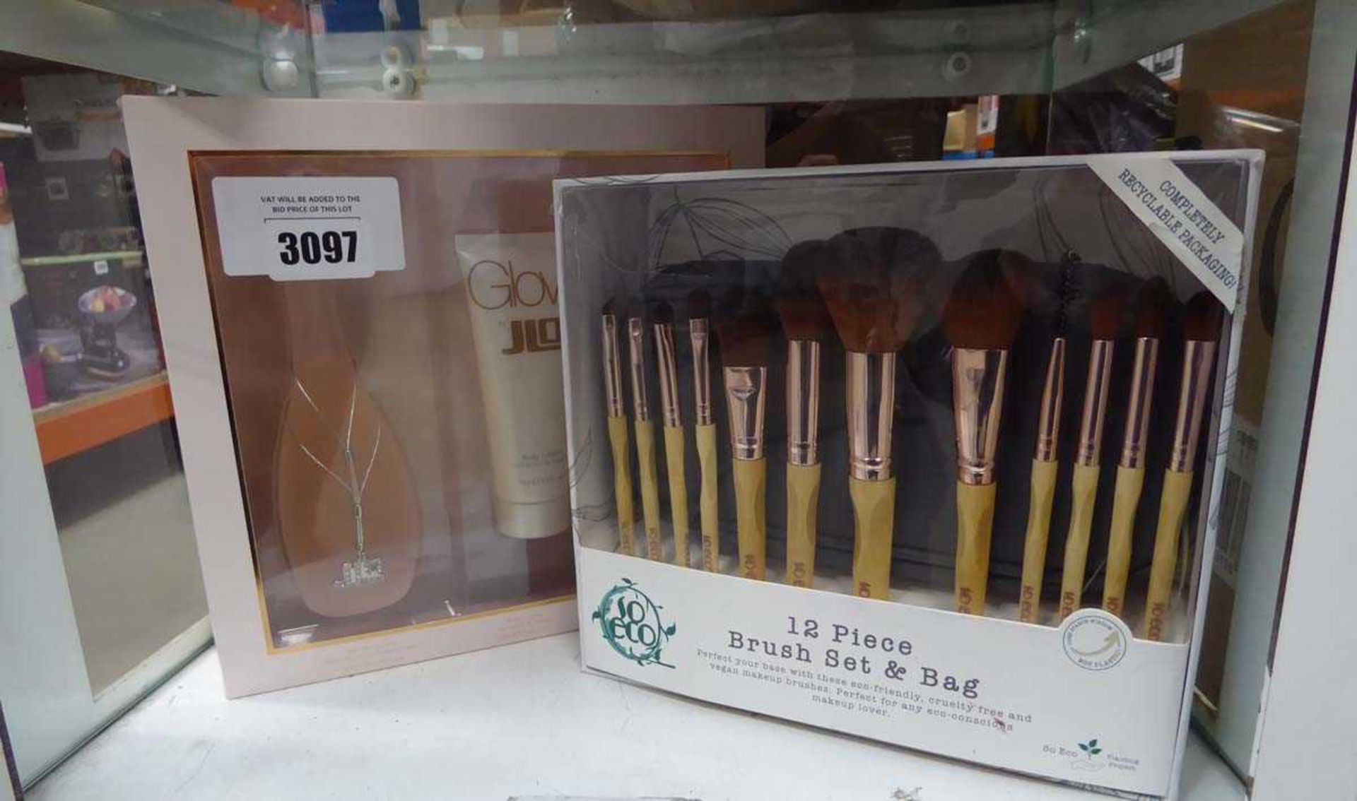 +VAT J-Lo Glow fragrance gift set plus 12 piece brush set in bag