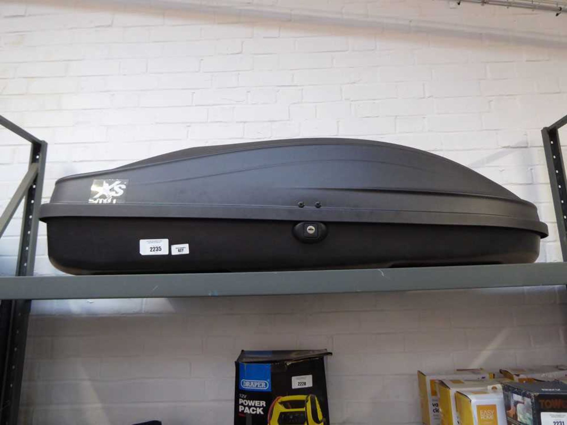 +VAT Auto XS roof box with fittings and key