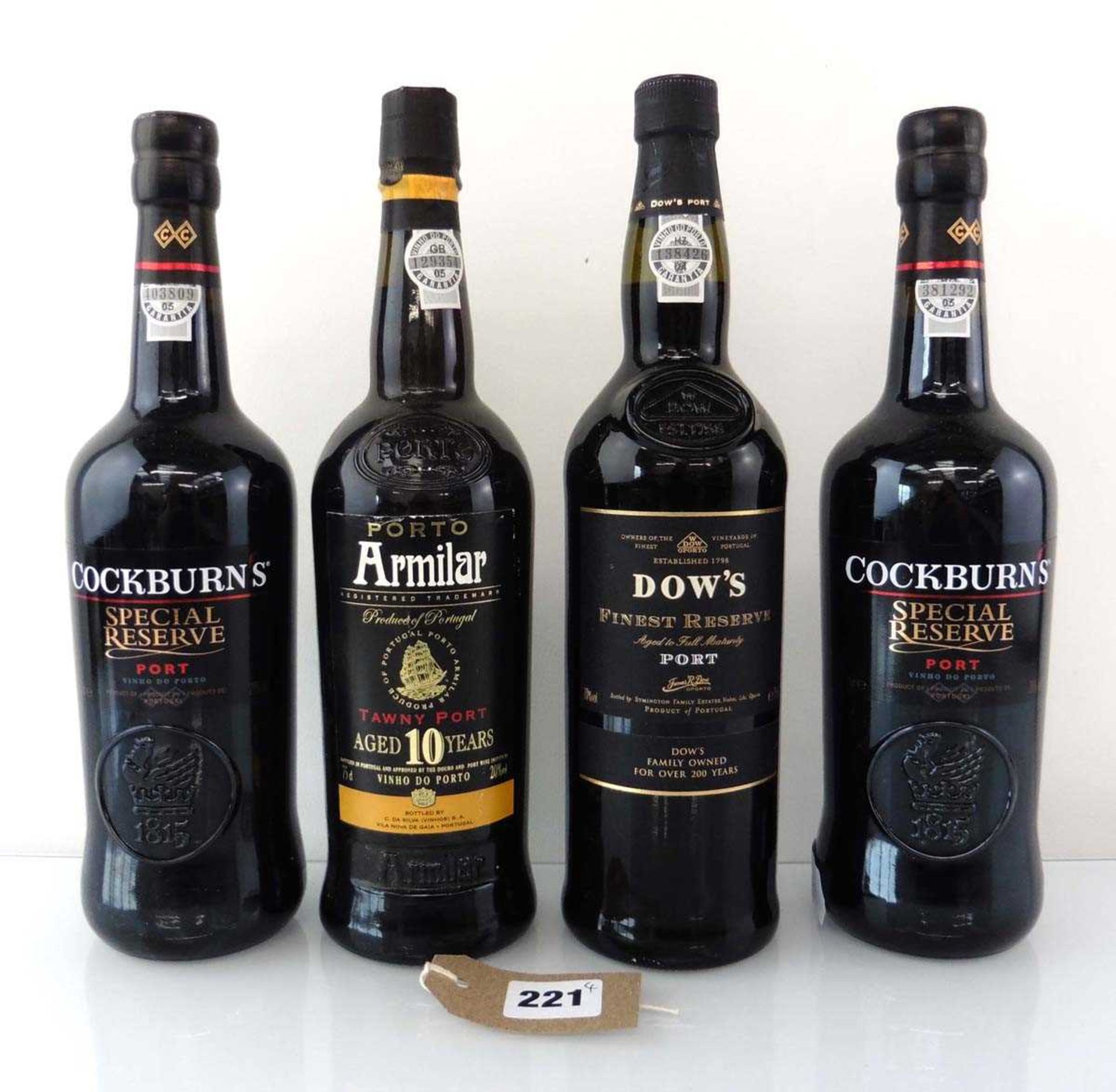 4 bottles, 1x Armilar 10 year old Tawny Port bottled 2014, 1x Dow's Reserve Port & 2x Cockburns